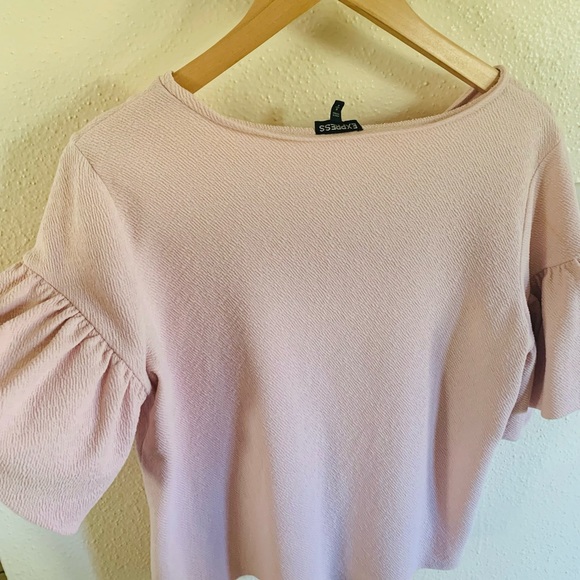 Soft pink blouse with oversized ruffle sleeves! Purchased from EXPRESS - Picture 2 of 6
